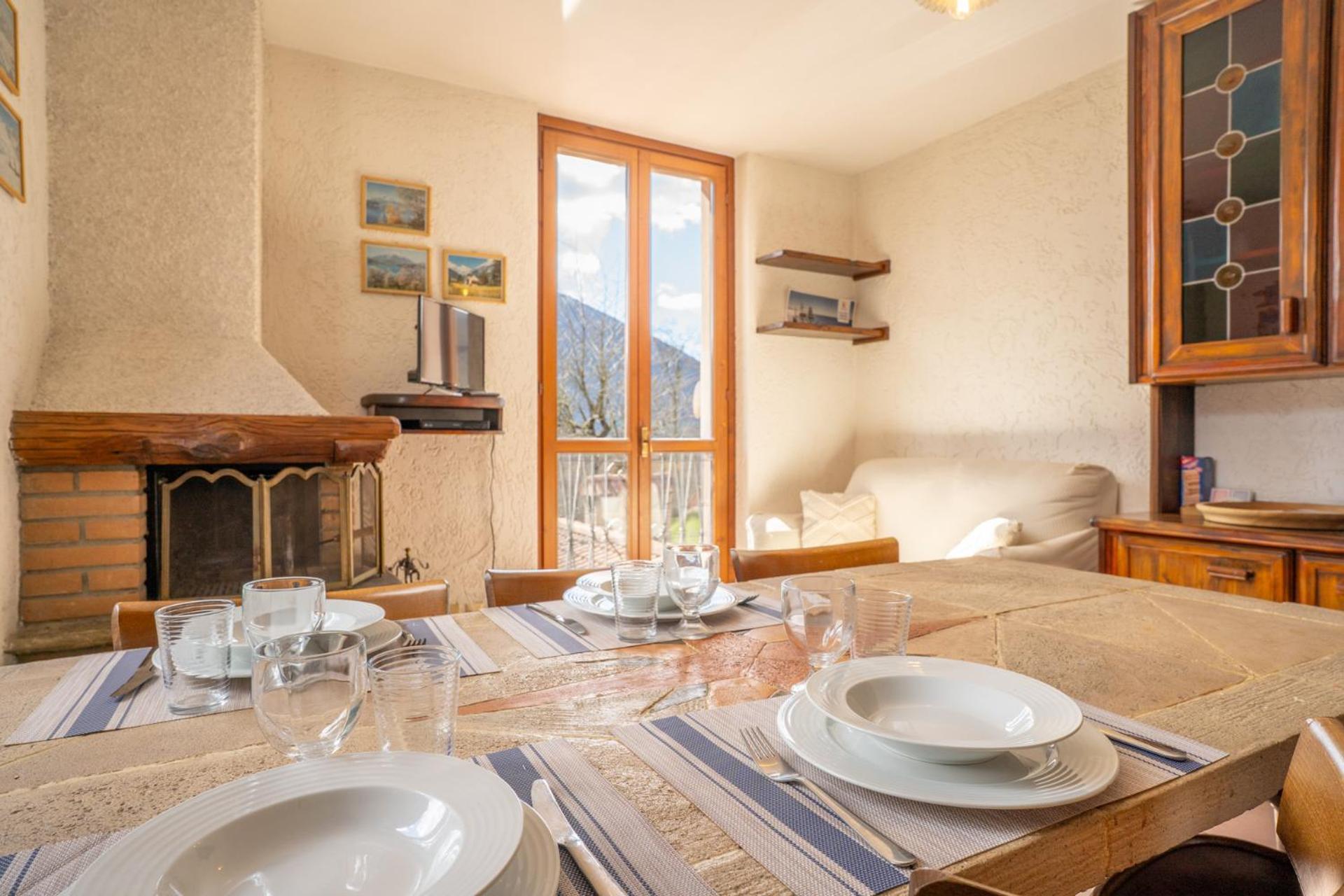 Mountain Lodging With Fireplace And Mountain View Barzio Exterior photo